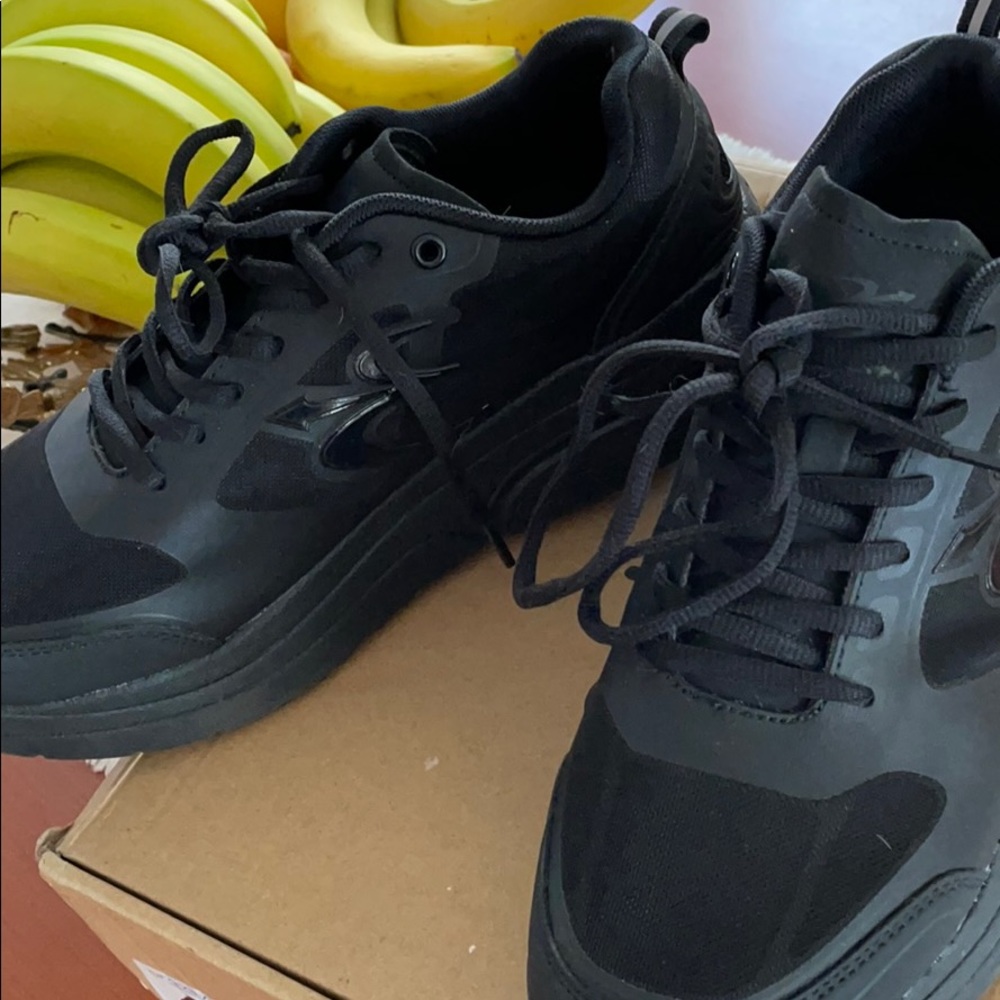 Pain Relief Sneakers